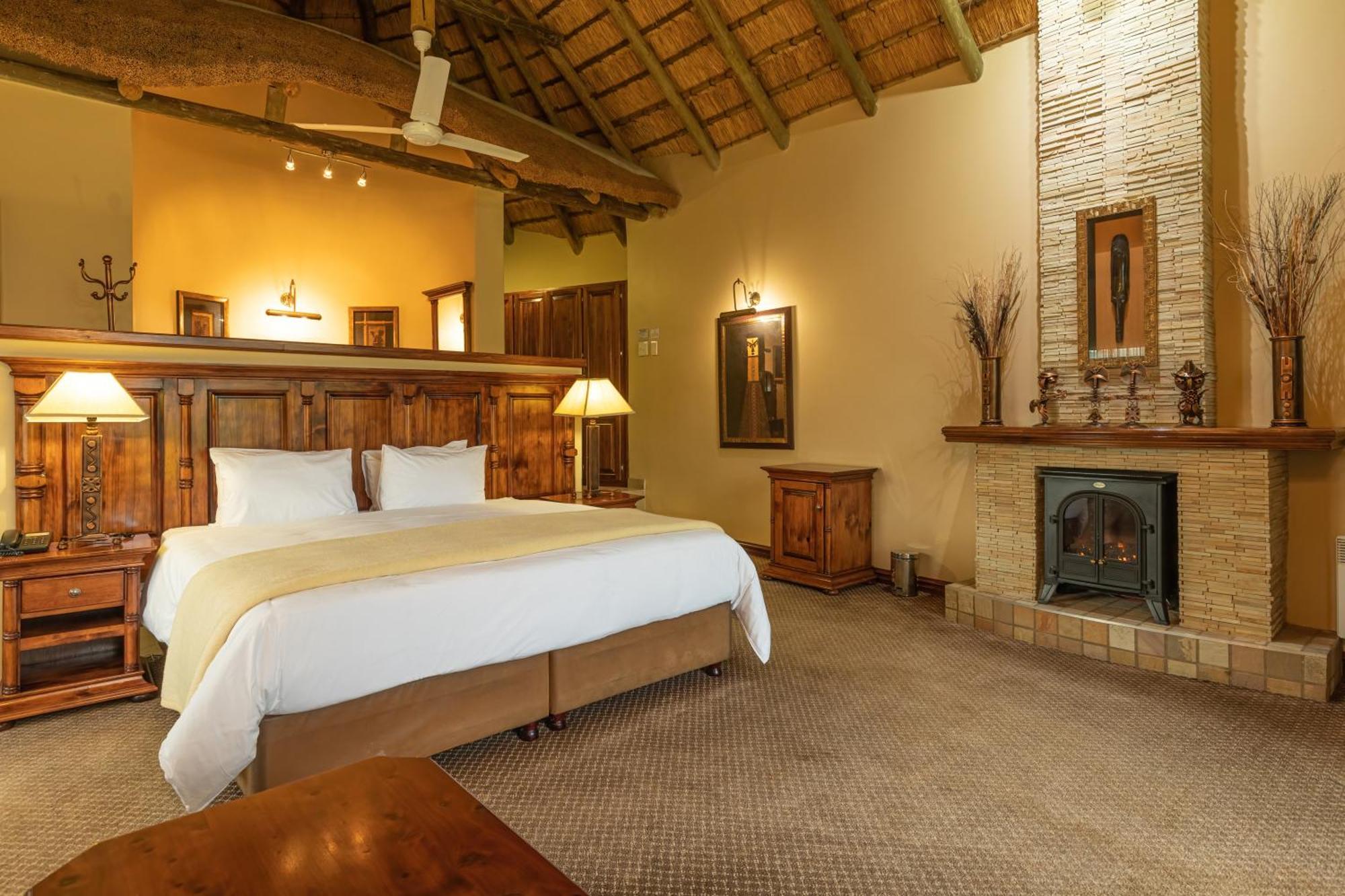 ווינטרטון Cathedral Peak Hotel מראה חיצוני תמונה