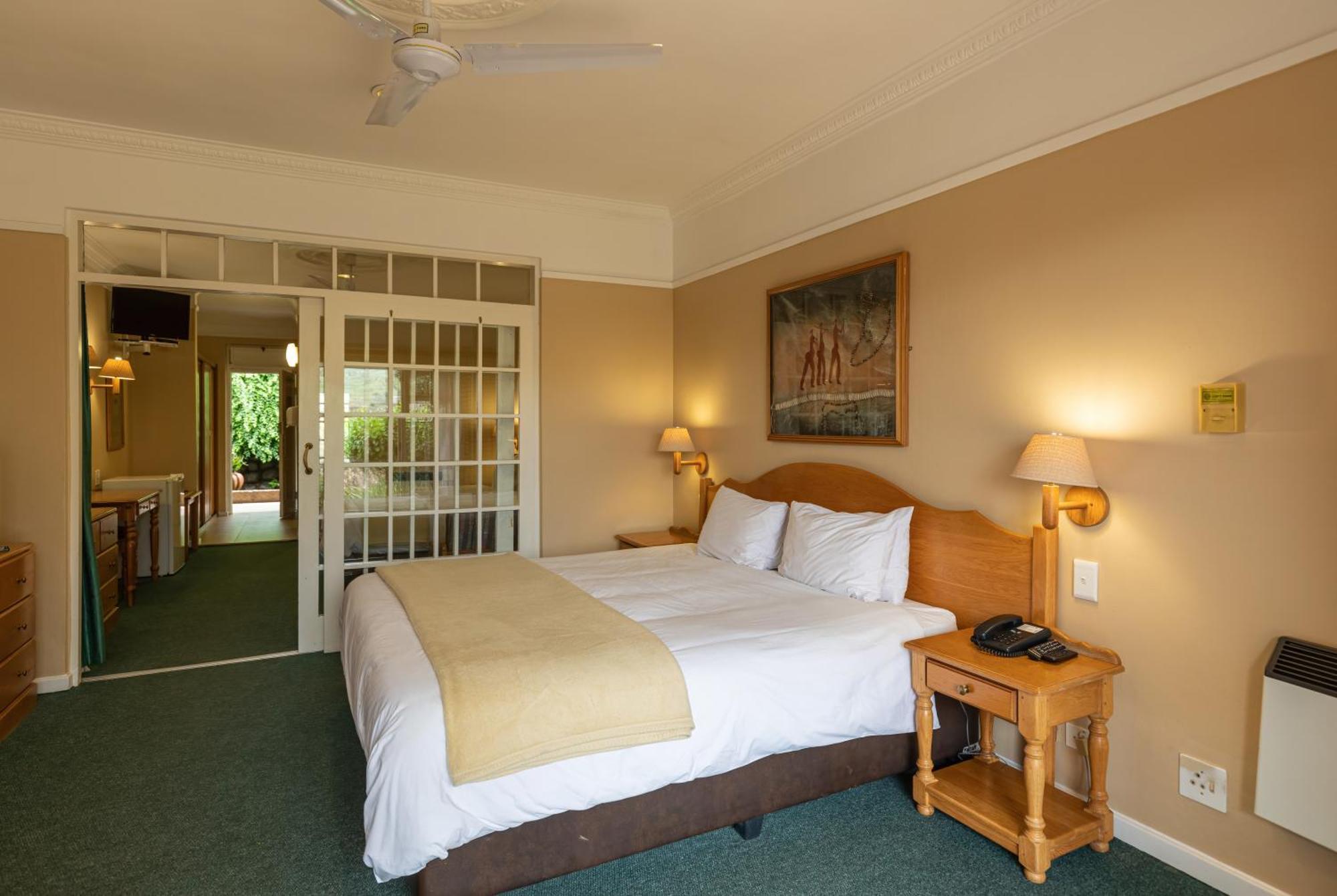 ווינטרטון Cathedral Peak Hotel מראה חיצוני תמונה