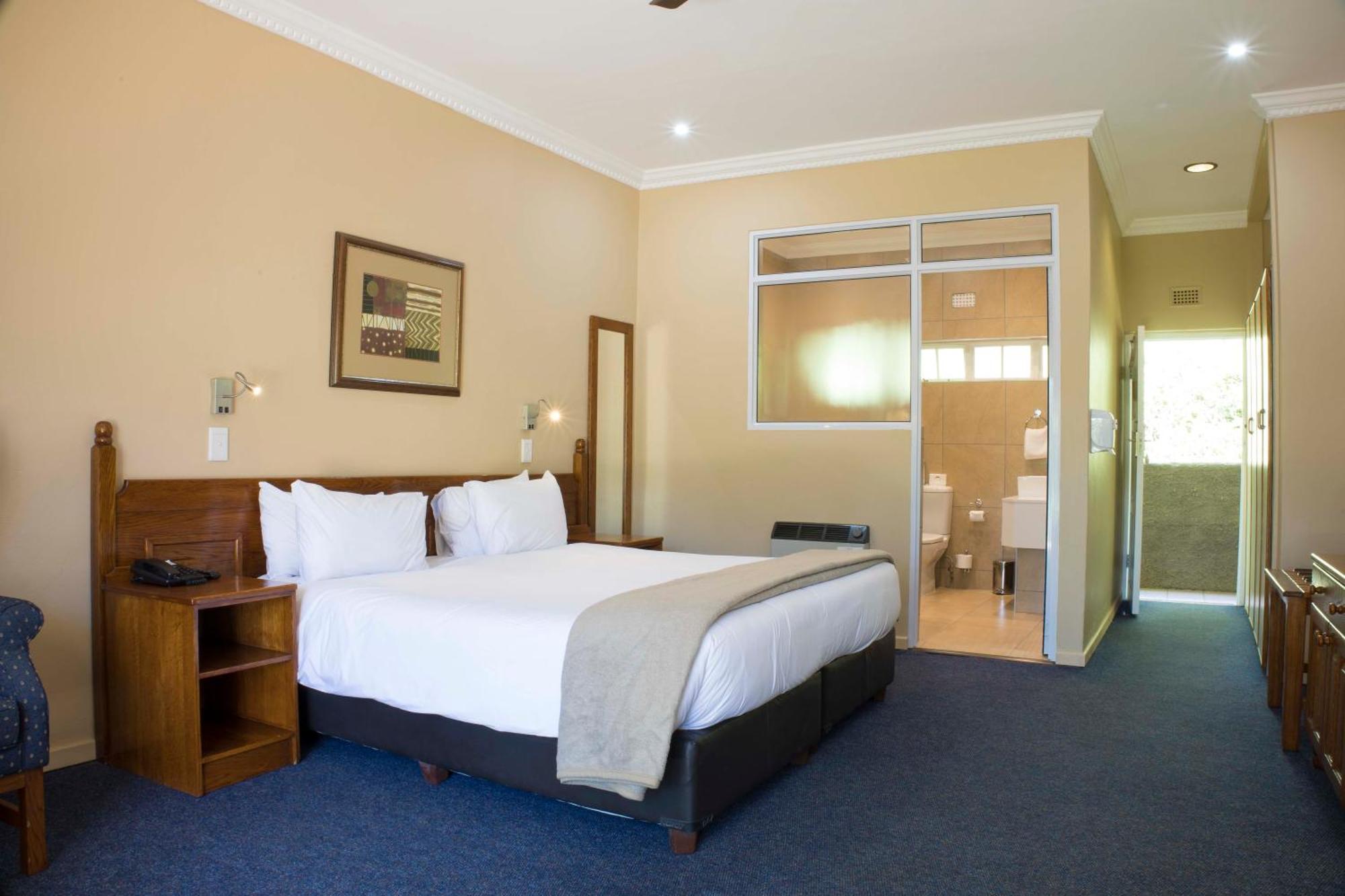 ווינטרטון Cathedral Peak Hotel מראה חיצוני תמונה
